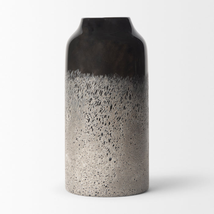 Emu Short Black w/ Gray Vase