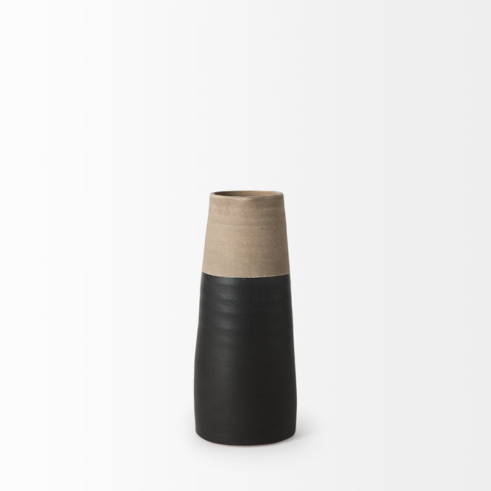 Garand Small 13H Two-Toned Black/Natural Ceramic Jug